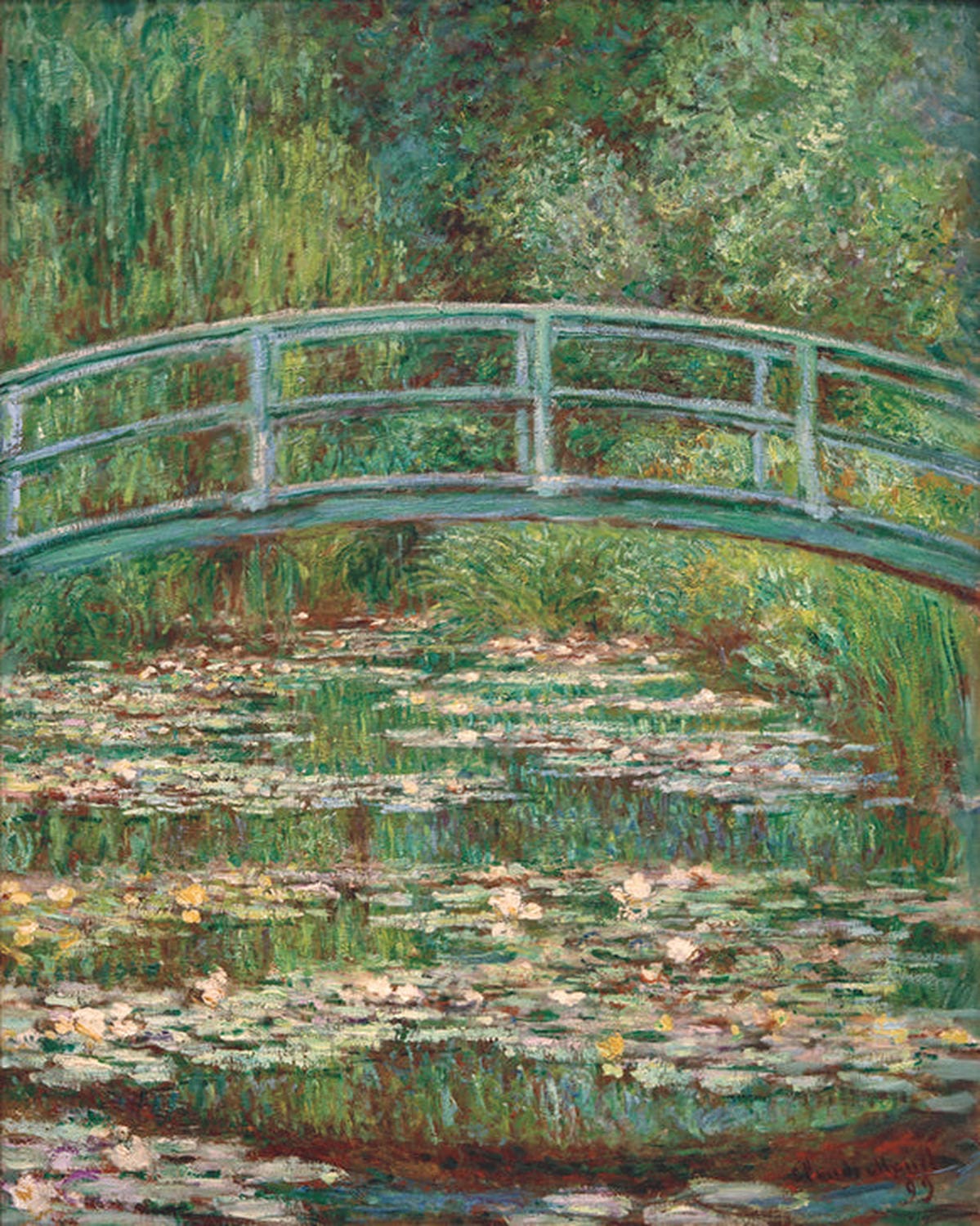 Der Seerosenteich, Brücke über einen Seerosenteich von Claude Monet: Impressionistisches Gemälde mit einer Holzbrücke über einem Teich voller Seerosen, umgeben von üppigem Grün und zarten Reflexionen auf dem Wasser.