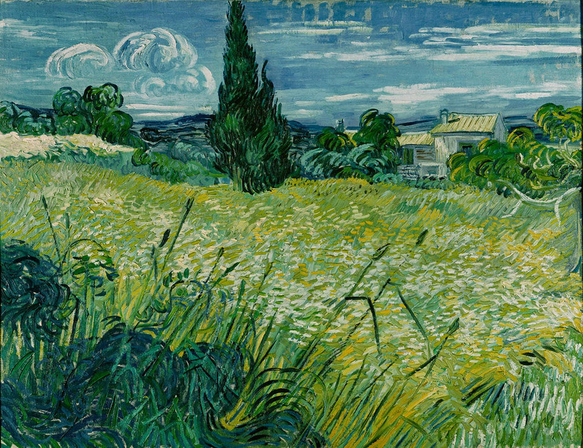 Landschaft mit grünem Weizenfeld, bewegtem Himmel und markanter Zypresse, gemalt von Vincent van Gogh.