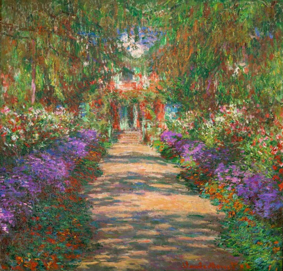 Eine Allee in Monets Garten in Giverny_Claude Monet als Kunstdruck mit lila und roten Blumen