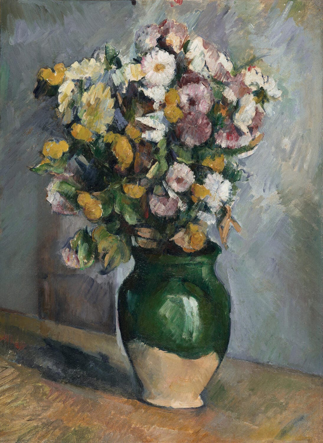 Stillleben mit Blumen in einem Olivenkrug von Paul Cézanne – postimpressionistisches Gemälde mit farbenfrohen Blumen in einem rustikalen Krug, ausdrucksstarken Pinselstrichen und harmonischer Komposition