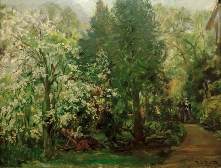 Blühender Kirschbaum in einem Garten mit Weg und zwei Spaziergängern – Ferdinand Brütt Kirschblüte im Garten Kunstkopie
