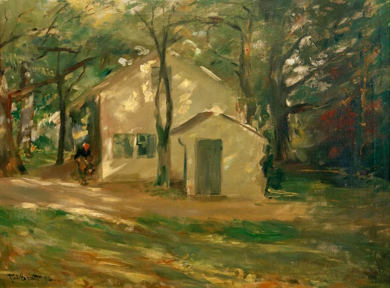 Helles Haus zwischen sonnenbeschienenen Bäumen, davor ein Weg mit kleiner Figur – Ferdinand Brütt Sommertag Kunstkopie