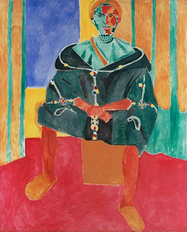 Sitzender Mann in Burnus und Turban vor bunten Streifen, auf rotem Boden – Henri Matisse Le Rifain assis Kunstkopie