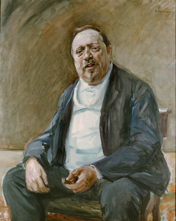 Kräftiger Herr im dunklen Jackett sitzt vor ockerfarbenem Grund – Max Liebermann Bildnis Alfred von Berger Kunstkopie