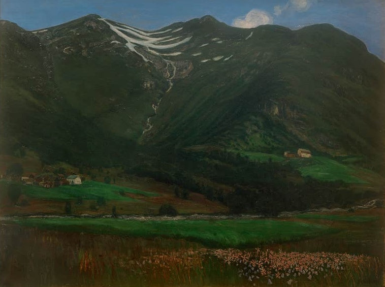 Dunkler Berg mit Schneeresten über Gehöft und Blumenwiese – Nicolai Astrup Eine Nacht im August, Jølster Kunstkopie