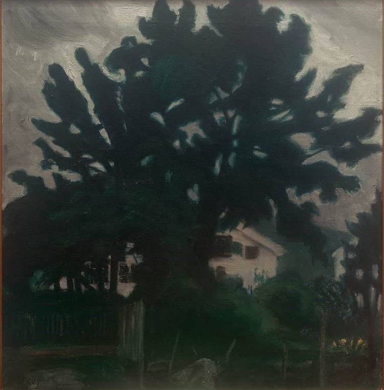 Dunkle Baumsilhouette vor grauem Himmel, helles Haus dahinter – Nicolai Astrup Nacht Kunstkopie