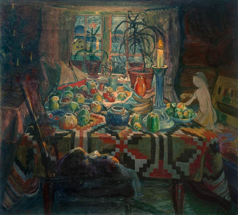 Tisch mit Obst, Kerze und gewebtem Teppich – Nicolai Astrup Stillleben-Interieur: Weihnachtsmorgen Kunstkopie