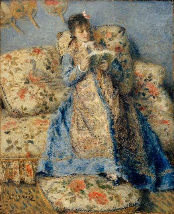 Pierre-Auguste Renoir Madame Monet beim Lesen Kunstkopie, Frau in blauem Kleid liest Buch auf blumigem Sofa