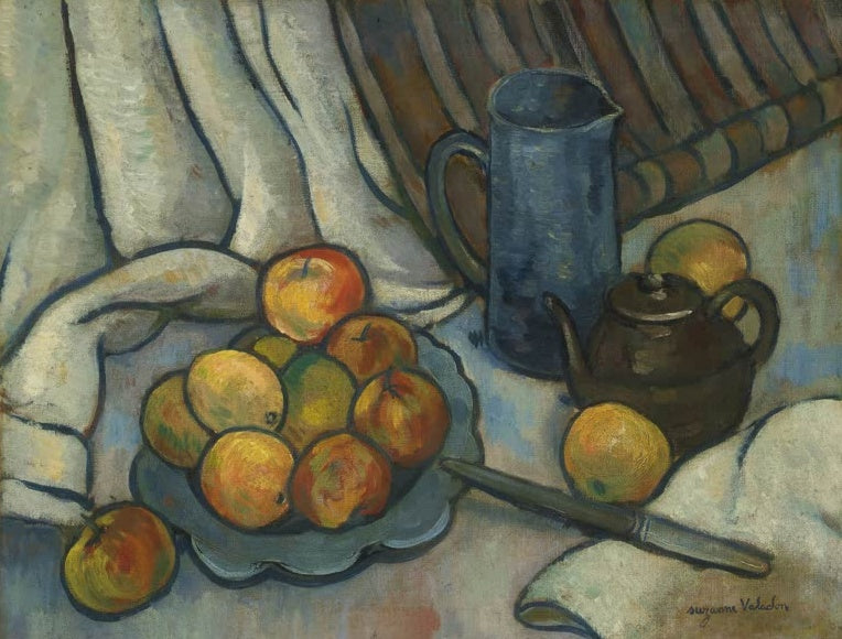 Suzanne Valadon Äpfel, Teekanne und Krug Kunstkopie, Früchte auf Teller, blauer Krug und Teekanne auf weißem Tuch